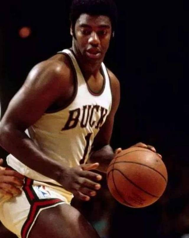 奠定了坚实 奠定了坚实