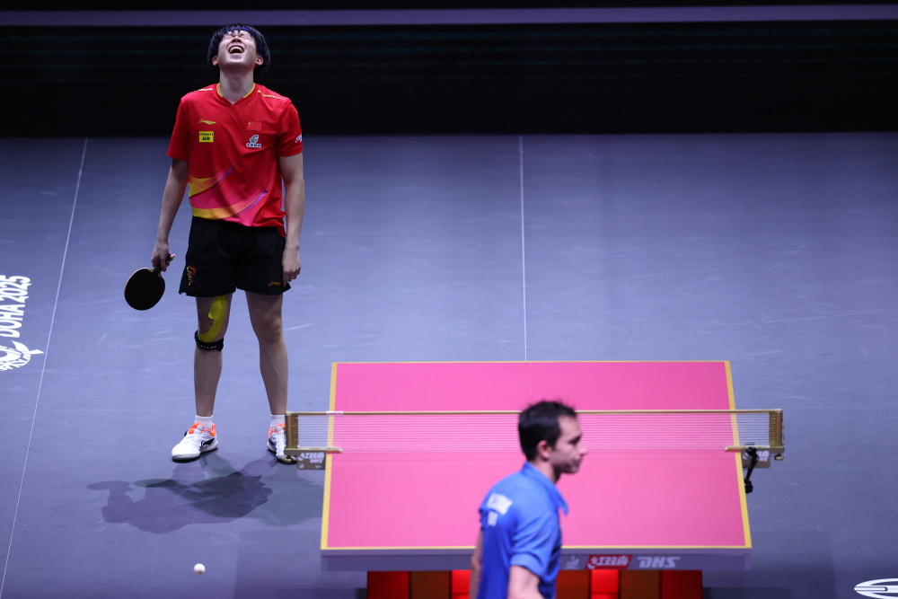 它们向世界 它们向世界