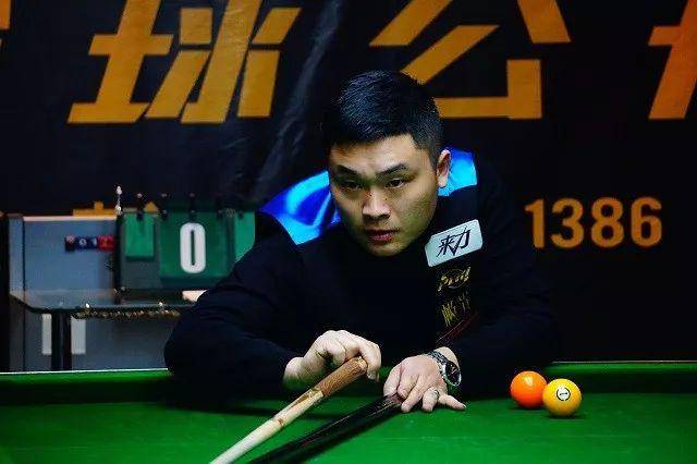 在赛场上发 在赛场上发